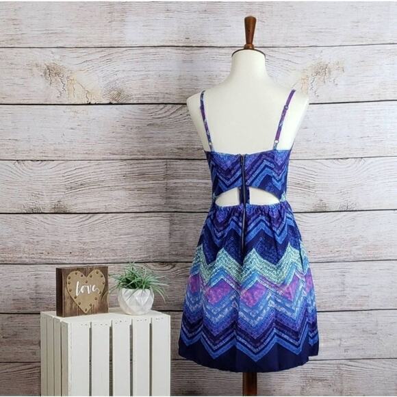 American Eagle Outfitters Women's Chevron Sweetheart Sundress Blue Size 0 - Picture 2 of 4